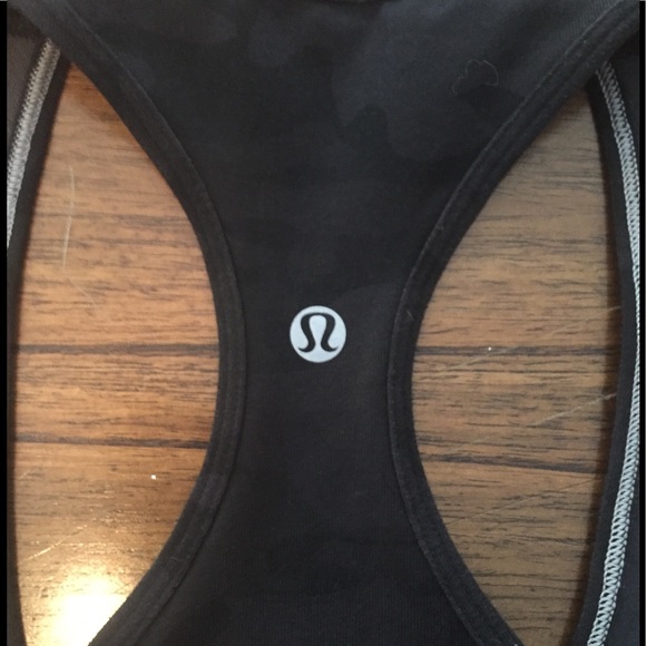 Lululemon CRB Tank, Size 6 - Picture 4 of 4